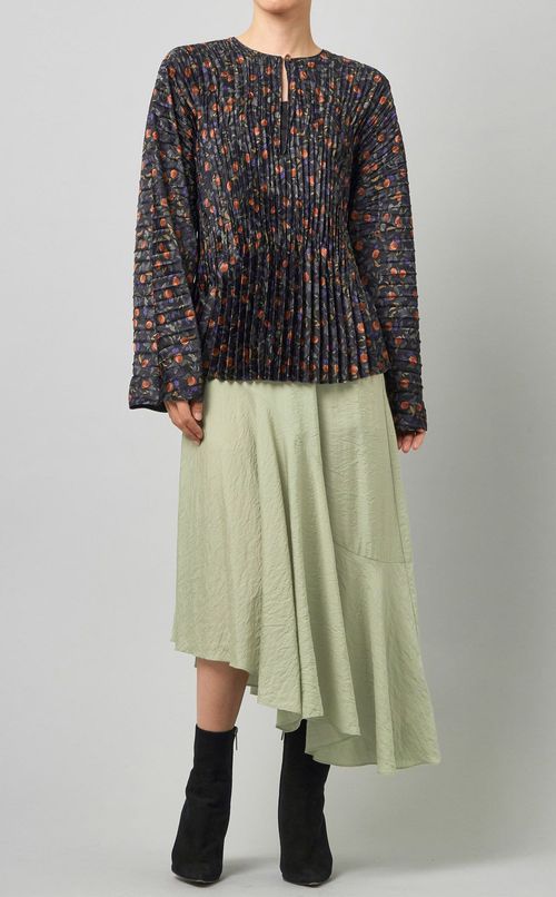 アシンメトリーサテンスカート