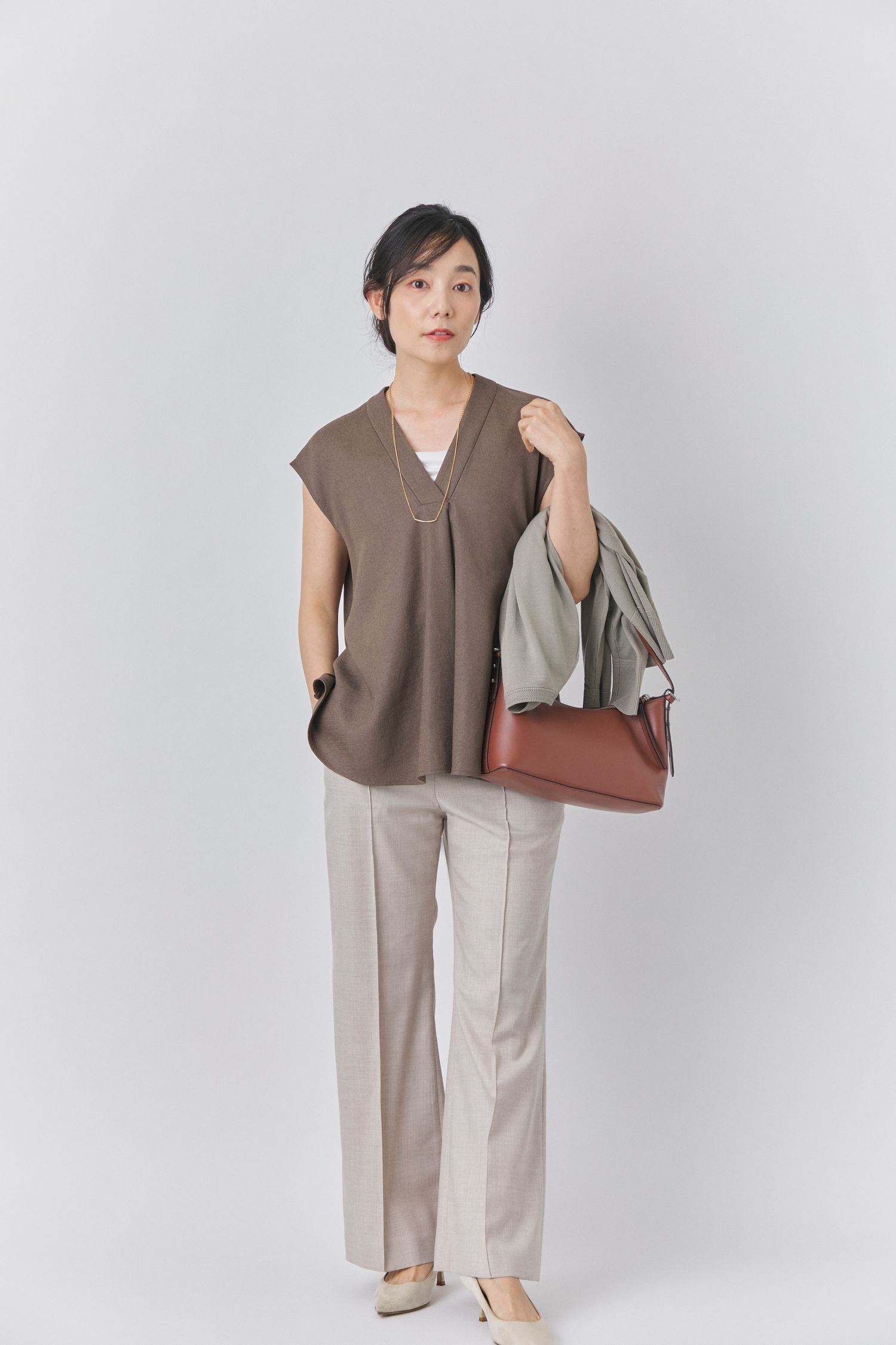 9月上旬におすすめの半袖トップス×パンツ