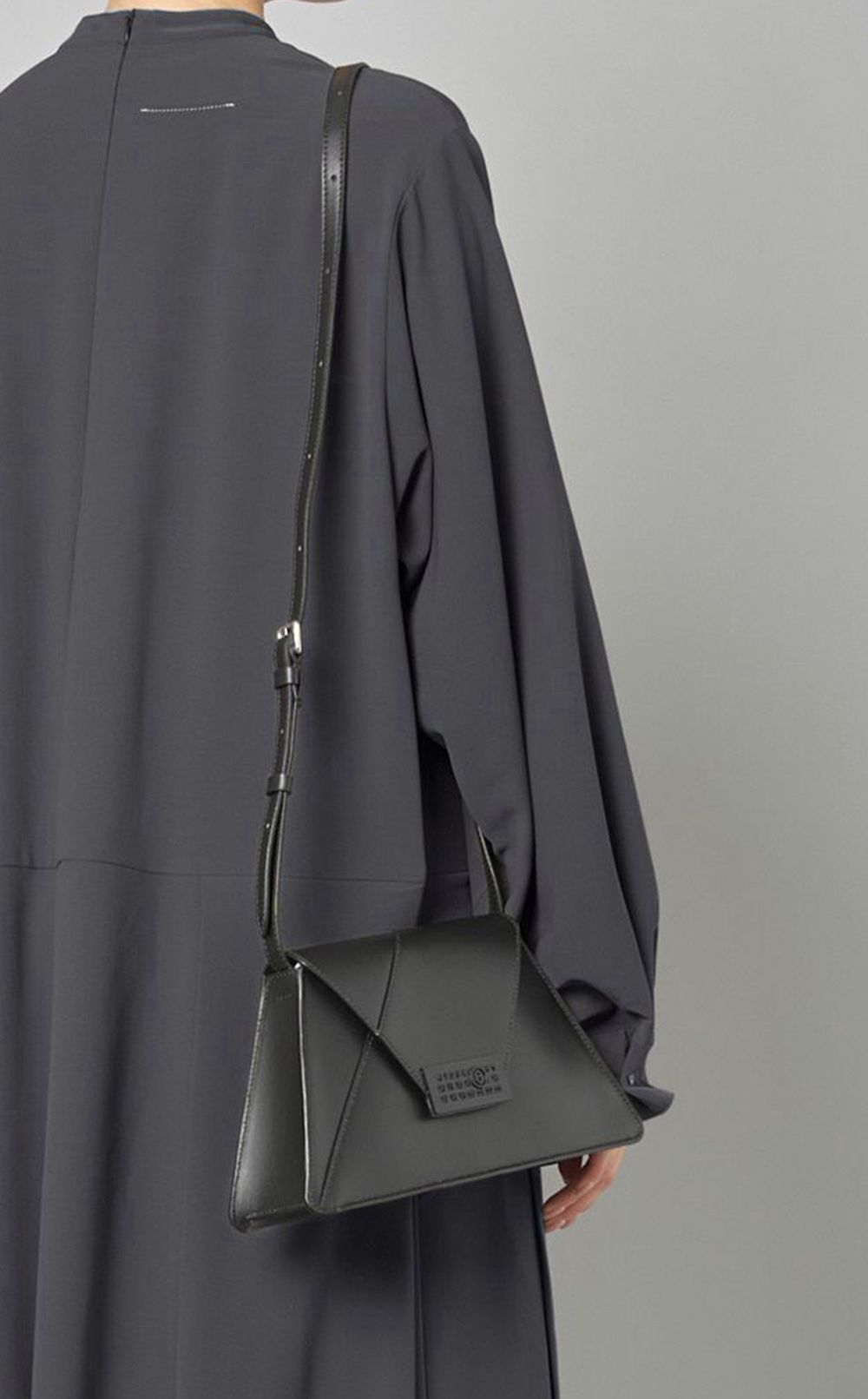 ナンバーズショルダーミディアムバッグ