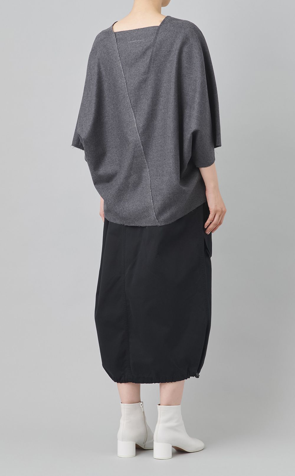 Vネックハーフスリーブブラウス