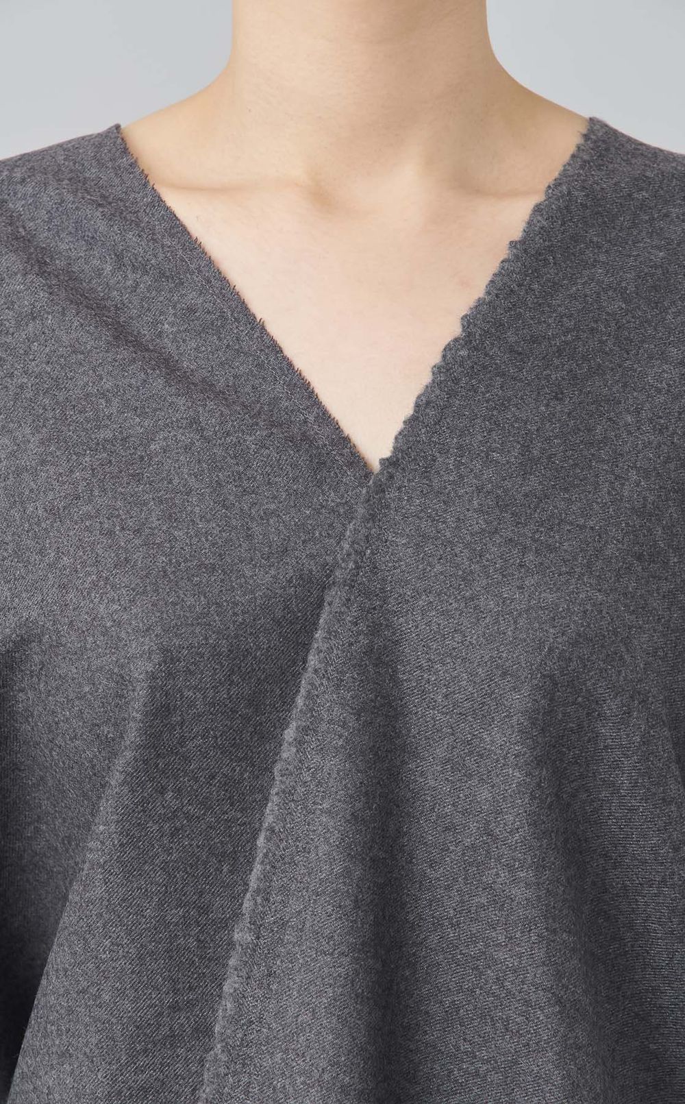 Vネックハーフスリーブブラウス