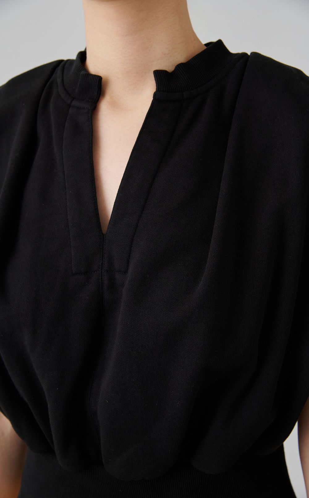 【reADdress】フレンチスリーブキーネックプルオーバー