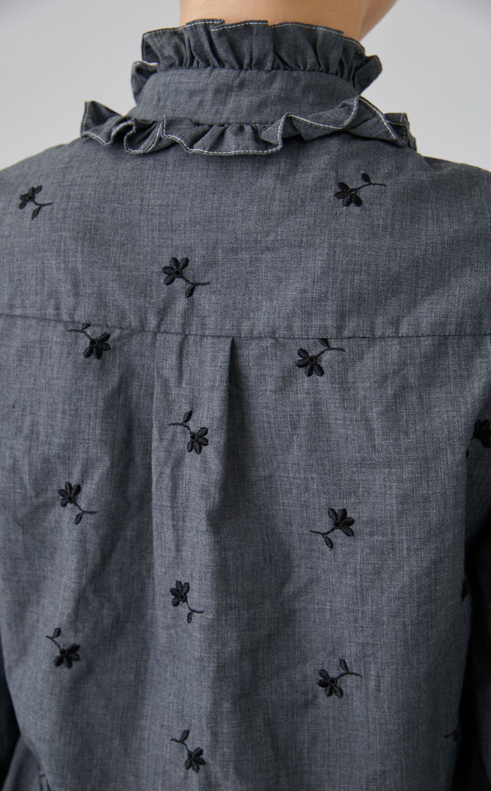 【reADdress】フラワープリントフリルデザインシャツ