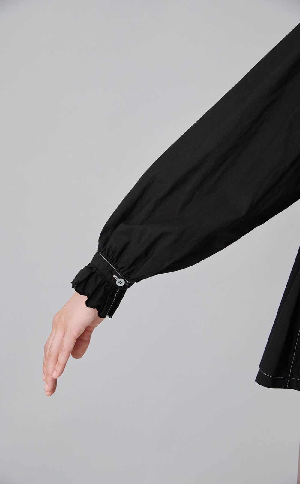 【reADdress】フリルカラータックブラウス