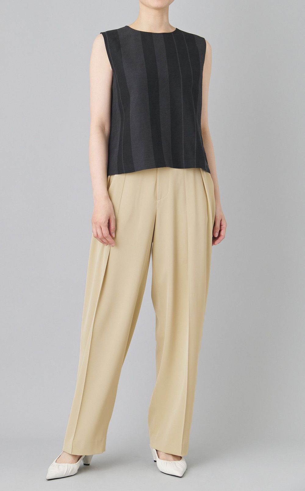 2タックツイルテーパードパンツ