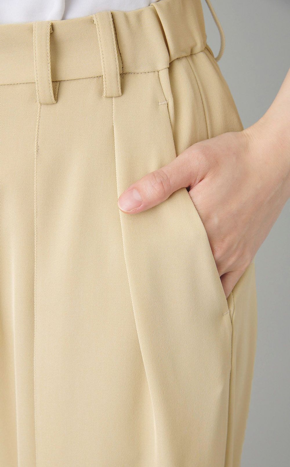 2タックツイルテーパードパンツ