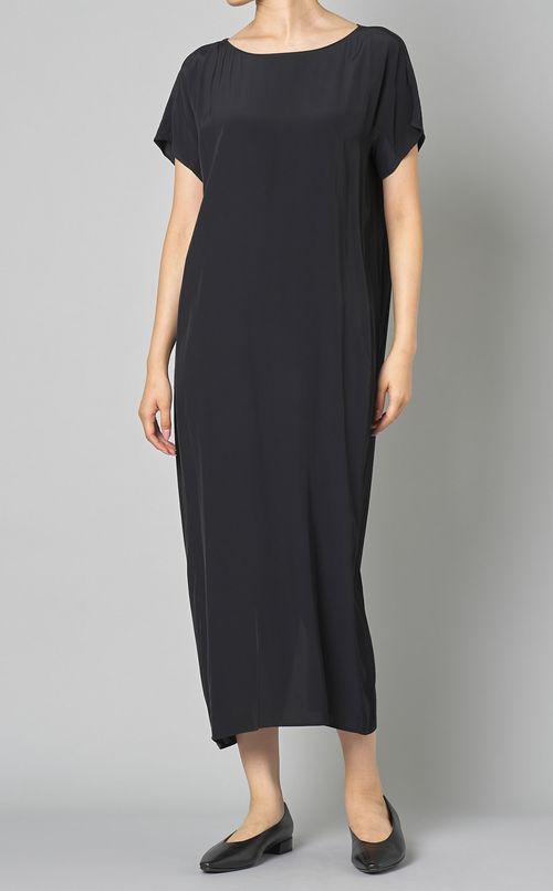 ハーフスリーブイージードレス