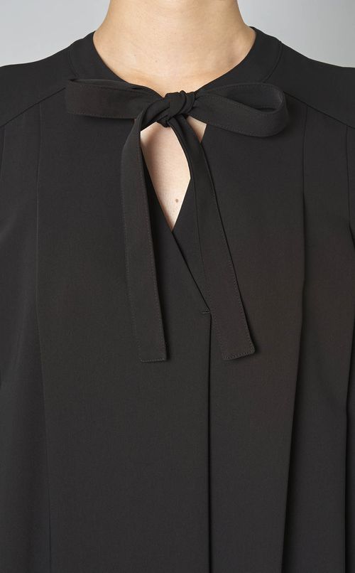 ノースリーブタックドレープワンピース