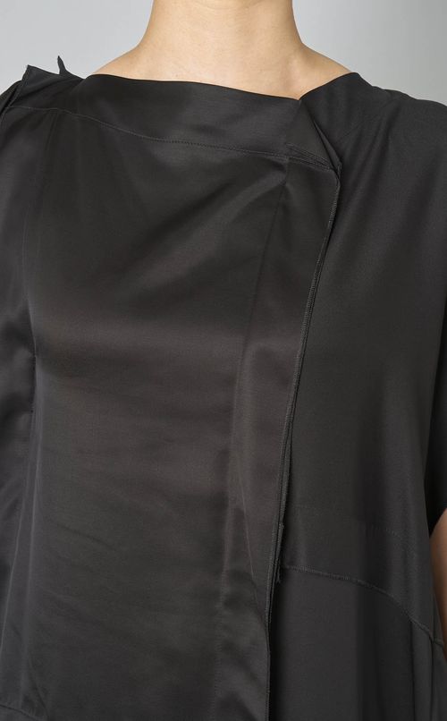 アシンメトリーショルダーワンピース