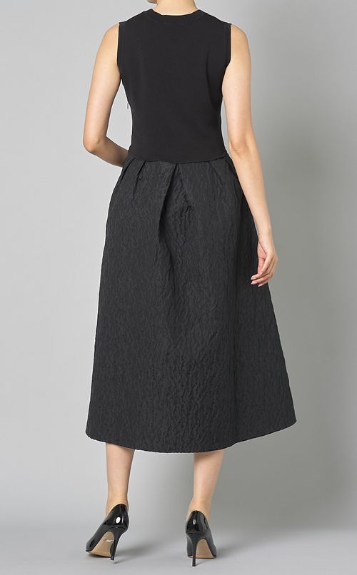 ジャガード切替Vネックワンピース