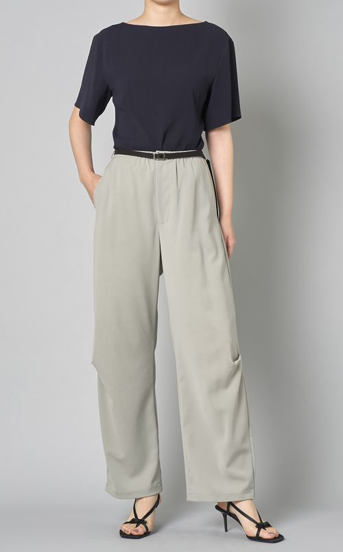 ハーフスリーブクルーネックブラウス