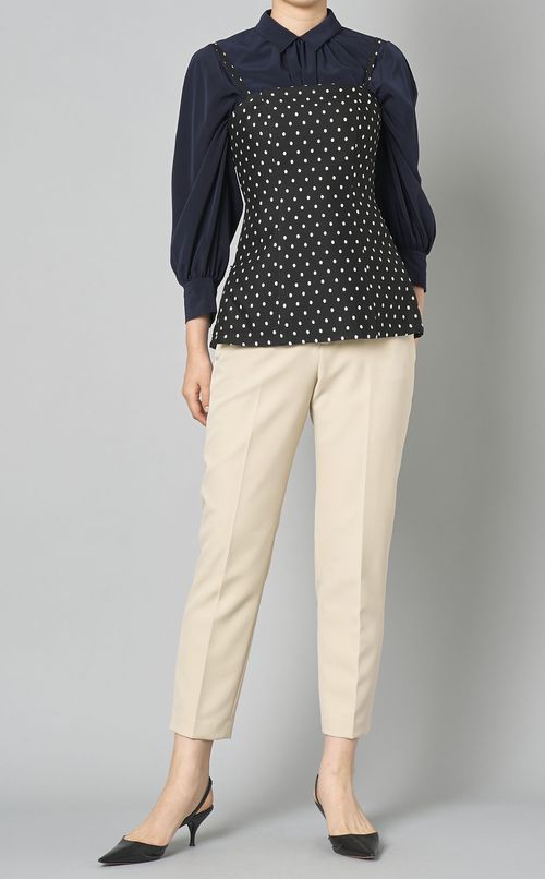 ストレッチテーパードパンツ