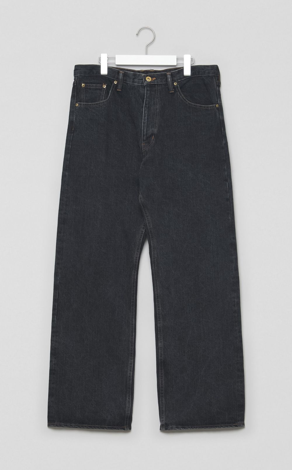 リラックスストレートデニムパンツ