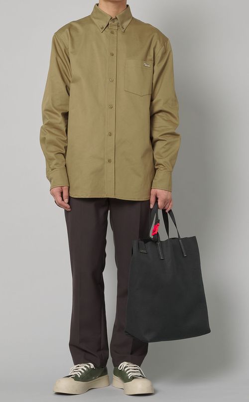 パッチロゴボタンダウンシャツ