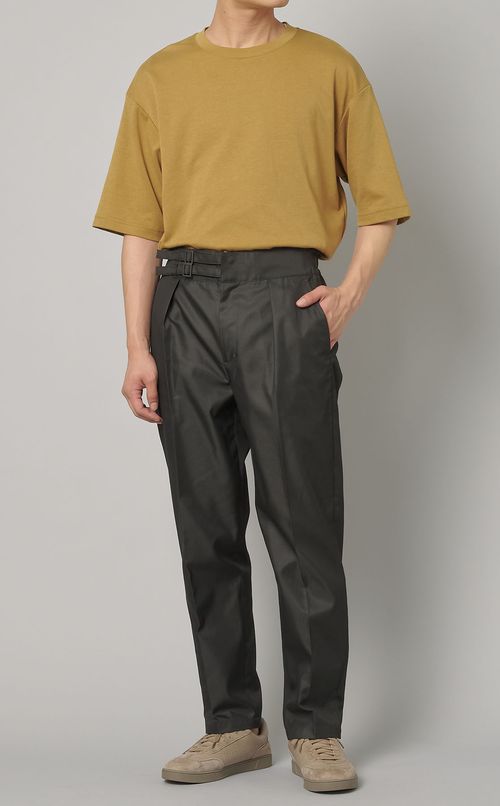 ダブルバックルパンツ