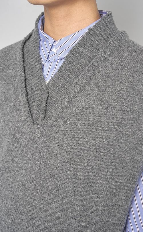 サイドスリットVネックニットベスト