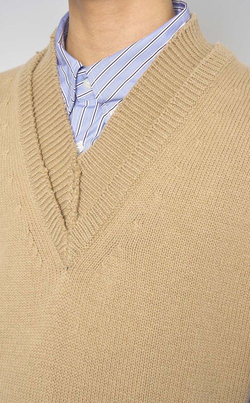 サイドスリットVネックニットベスト