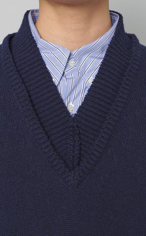 サイドスリットVネックニットベスト