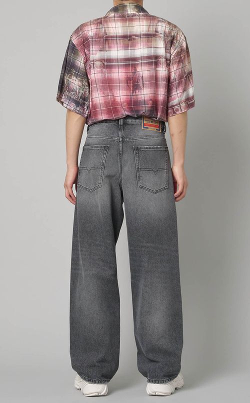 ストレートレッグデニム