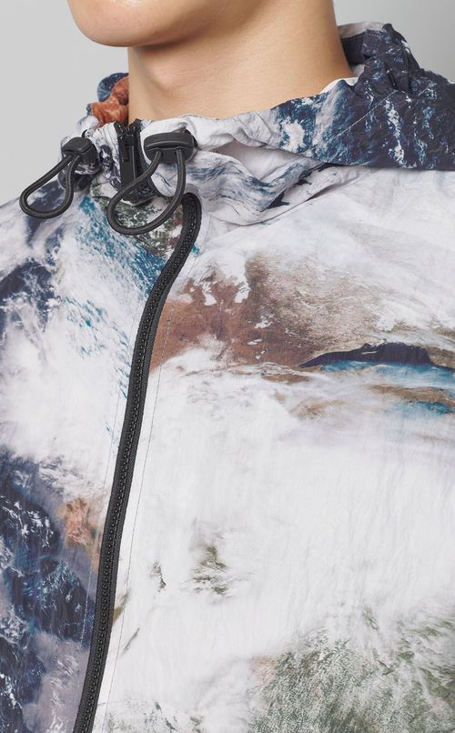 リンクルナイロンプリントパーカー