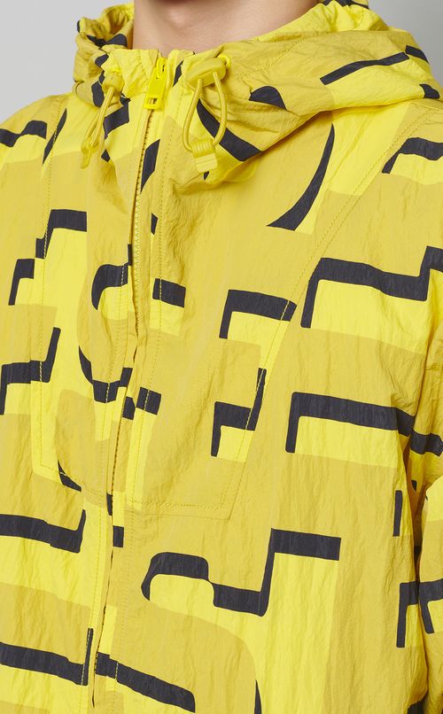 ロゴプリントナイロンパーカー