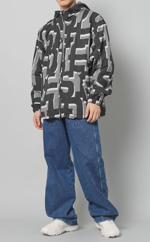 ロゴプリントナイロンパーカー