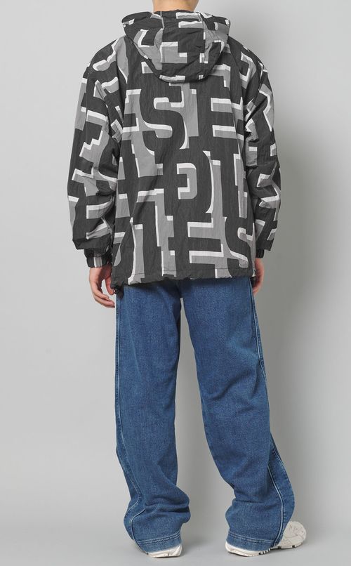 ロゴプリントナイロンパーカー