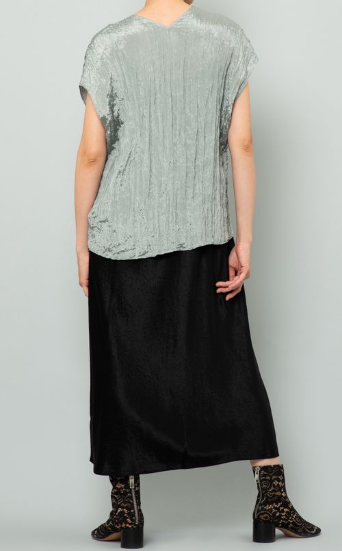 Vネックプルオーバーブラウス