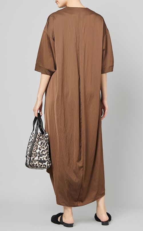 サテンVネックハーフスリーブワンピース