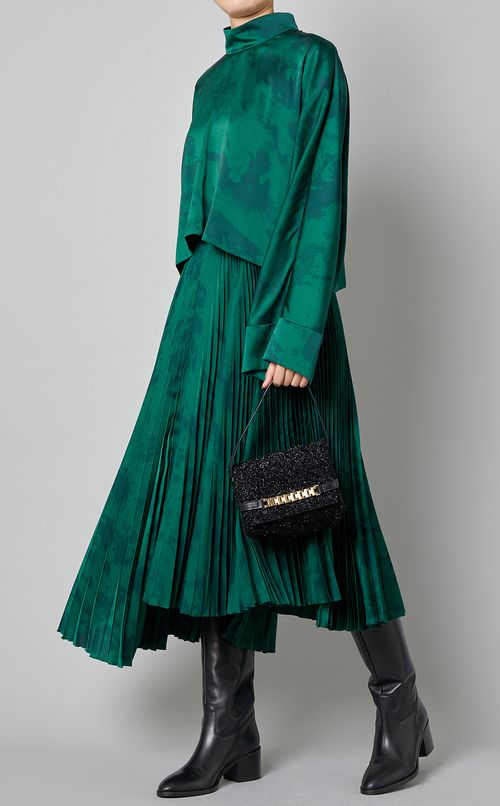 サテンアシンメトリースカート