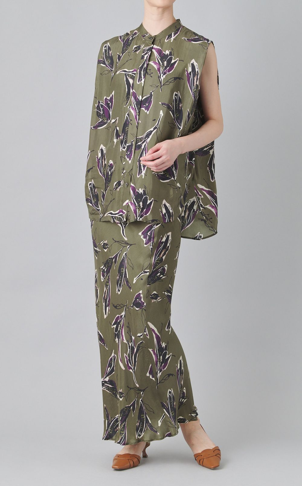 フラワープリントノースリーブブラウス