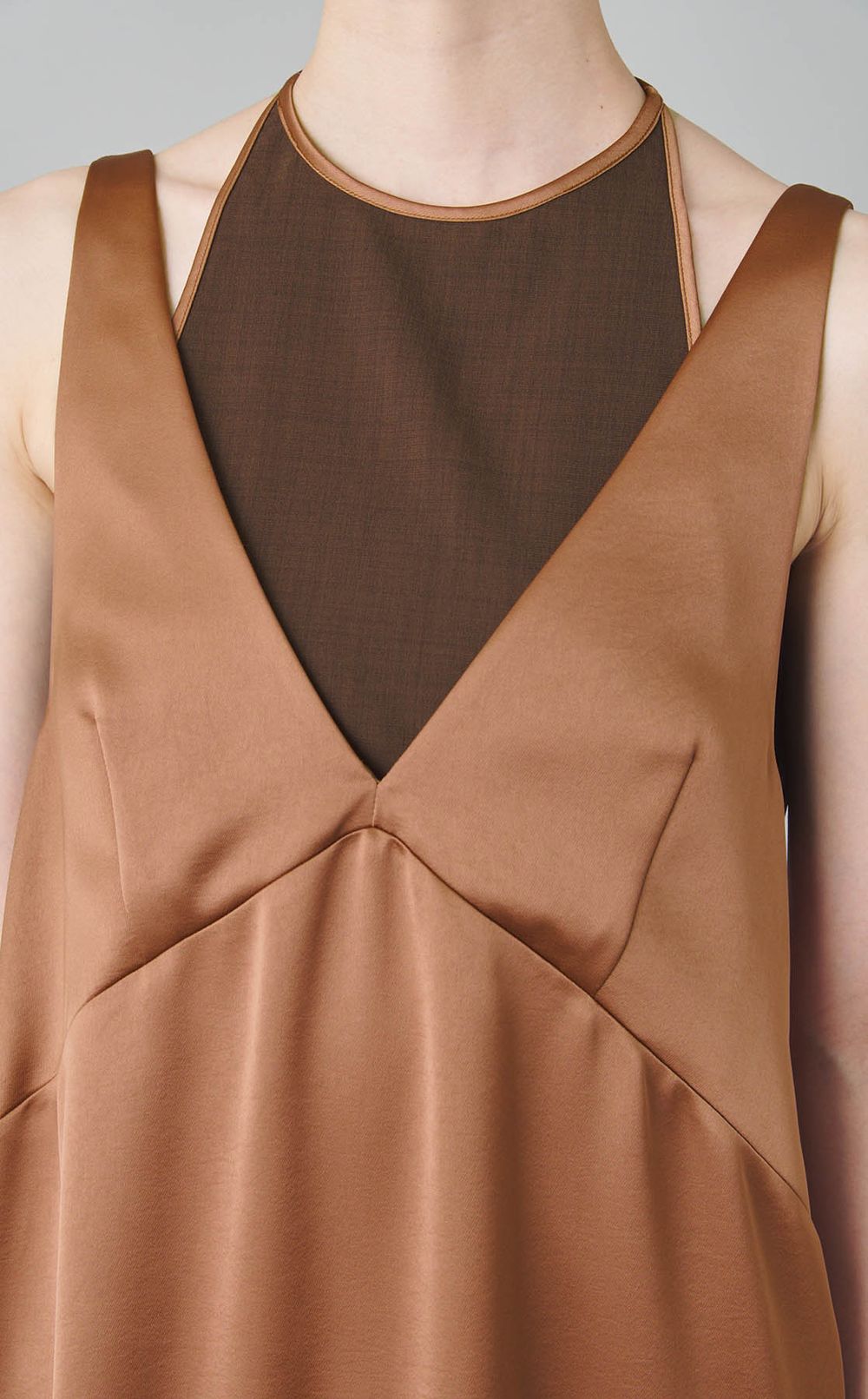 サテンノースリーブワンピース