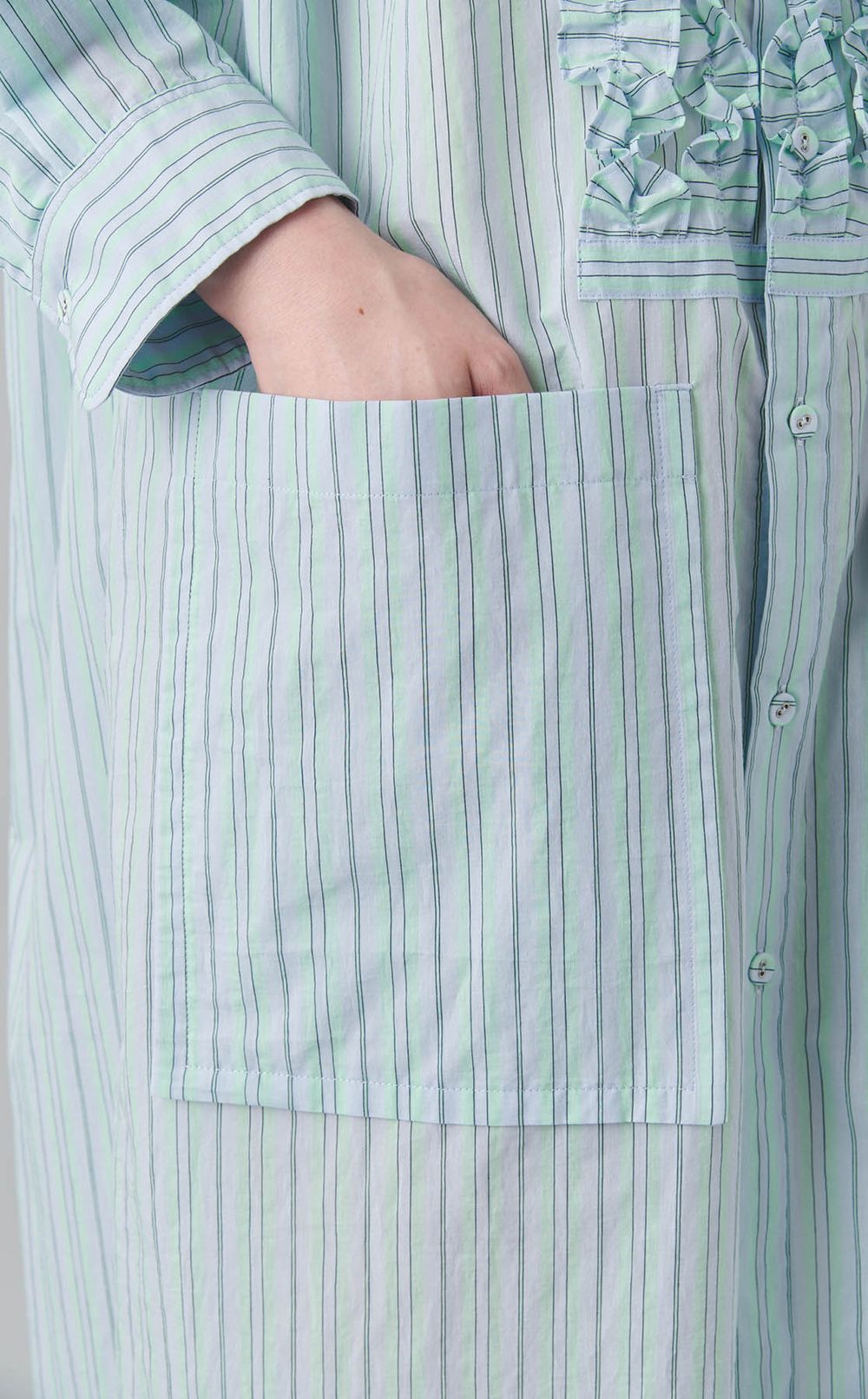 フリルロングシャツワンピース