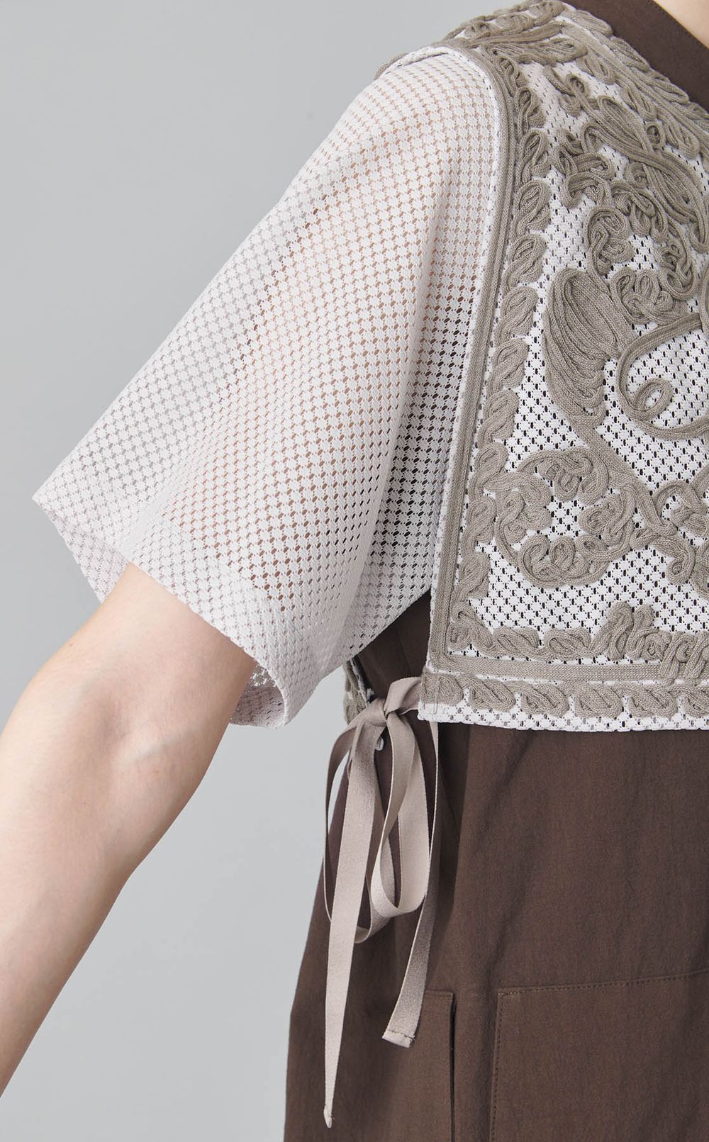 コード刺繍 Iラインワンピース