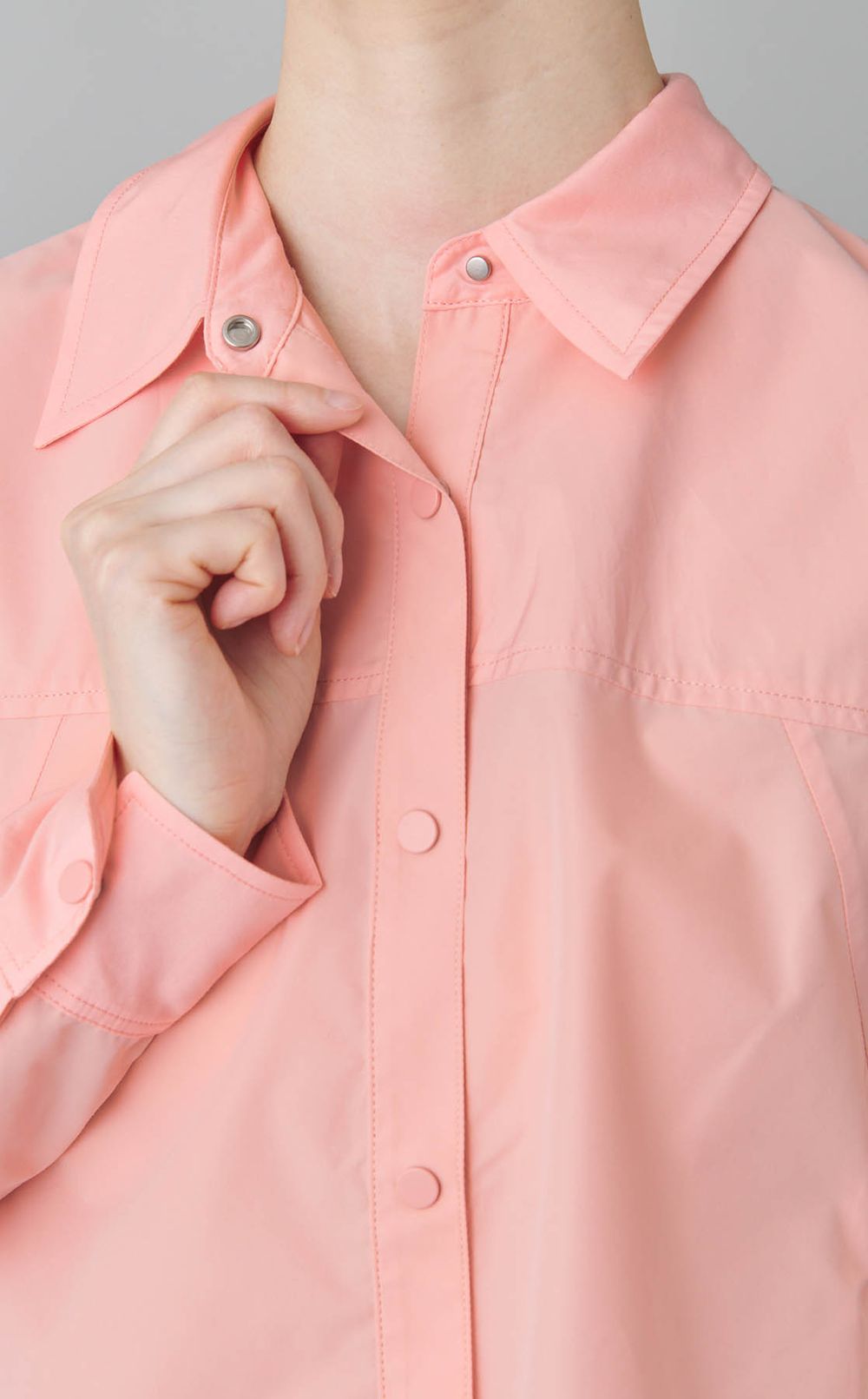 異素材ヘムフレアシャツ