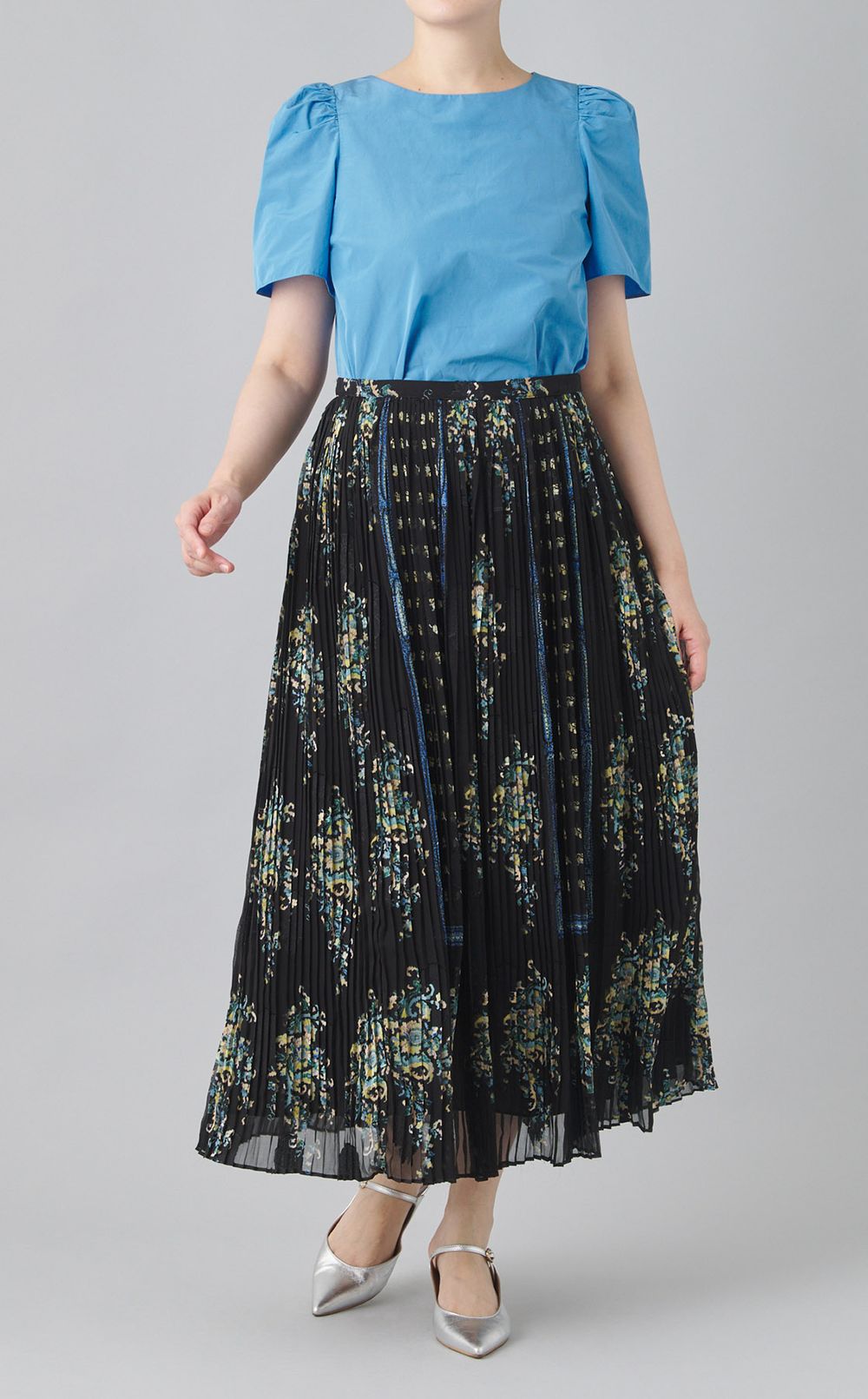 タフタパフスリーブブラウス