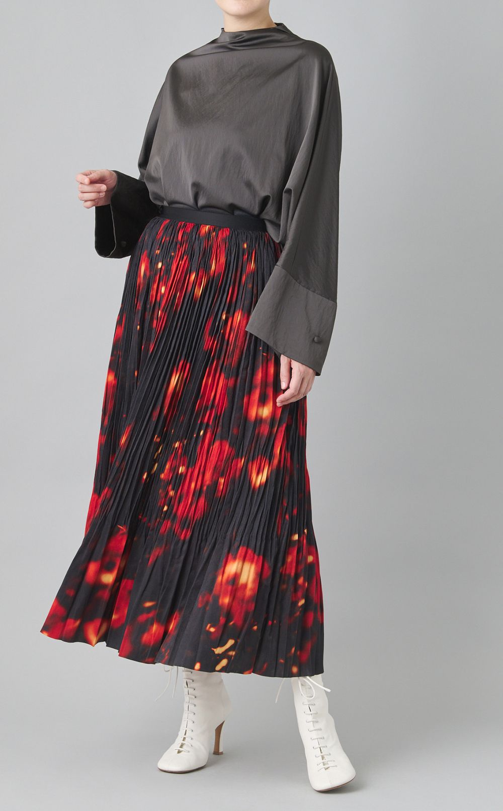 サテンドルマンスリーブブラウス