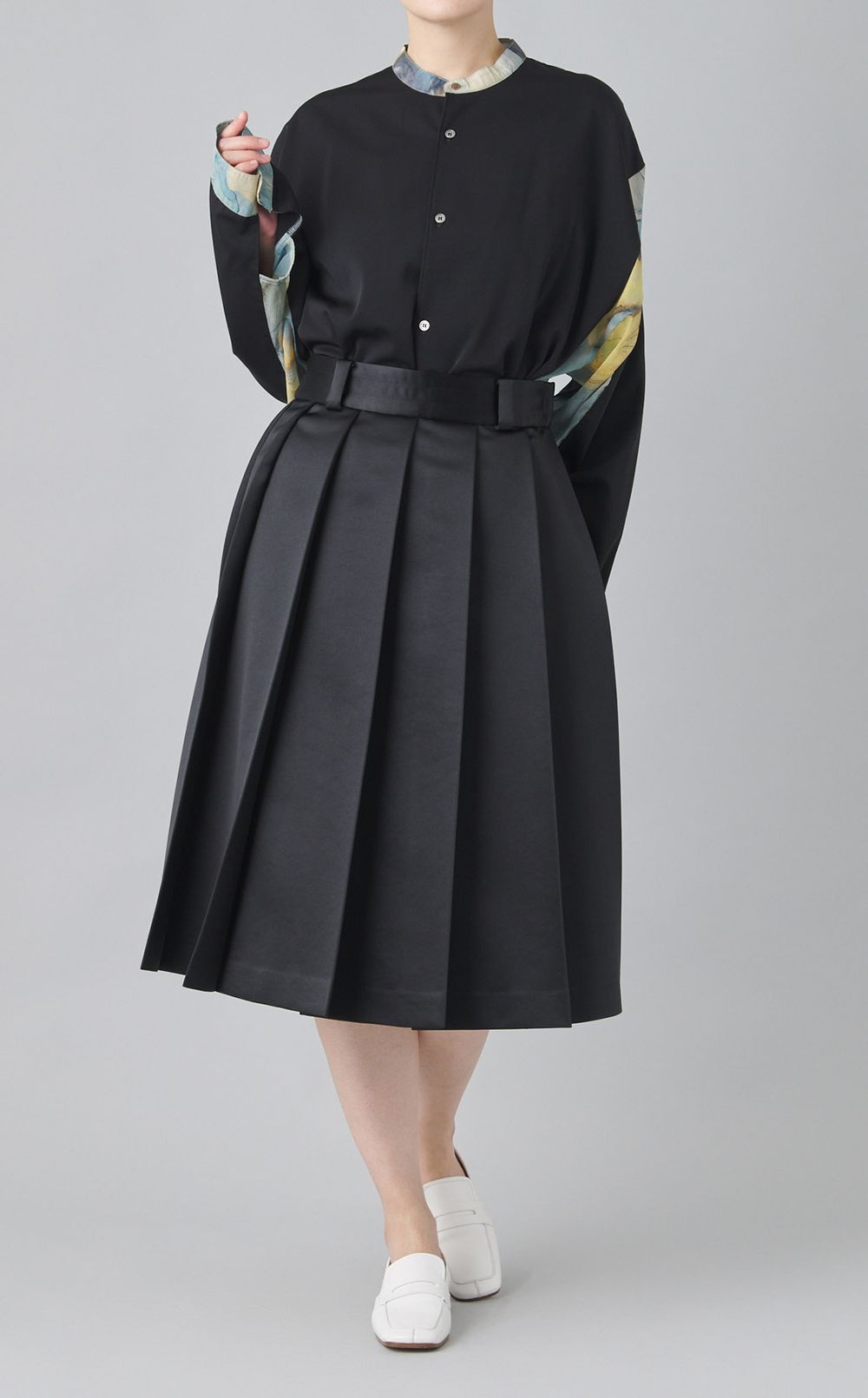 マーブルペイントノーカラーシャツ