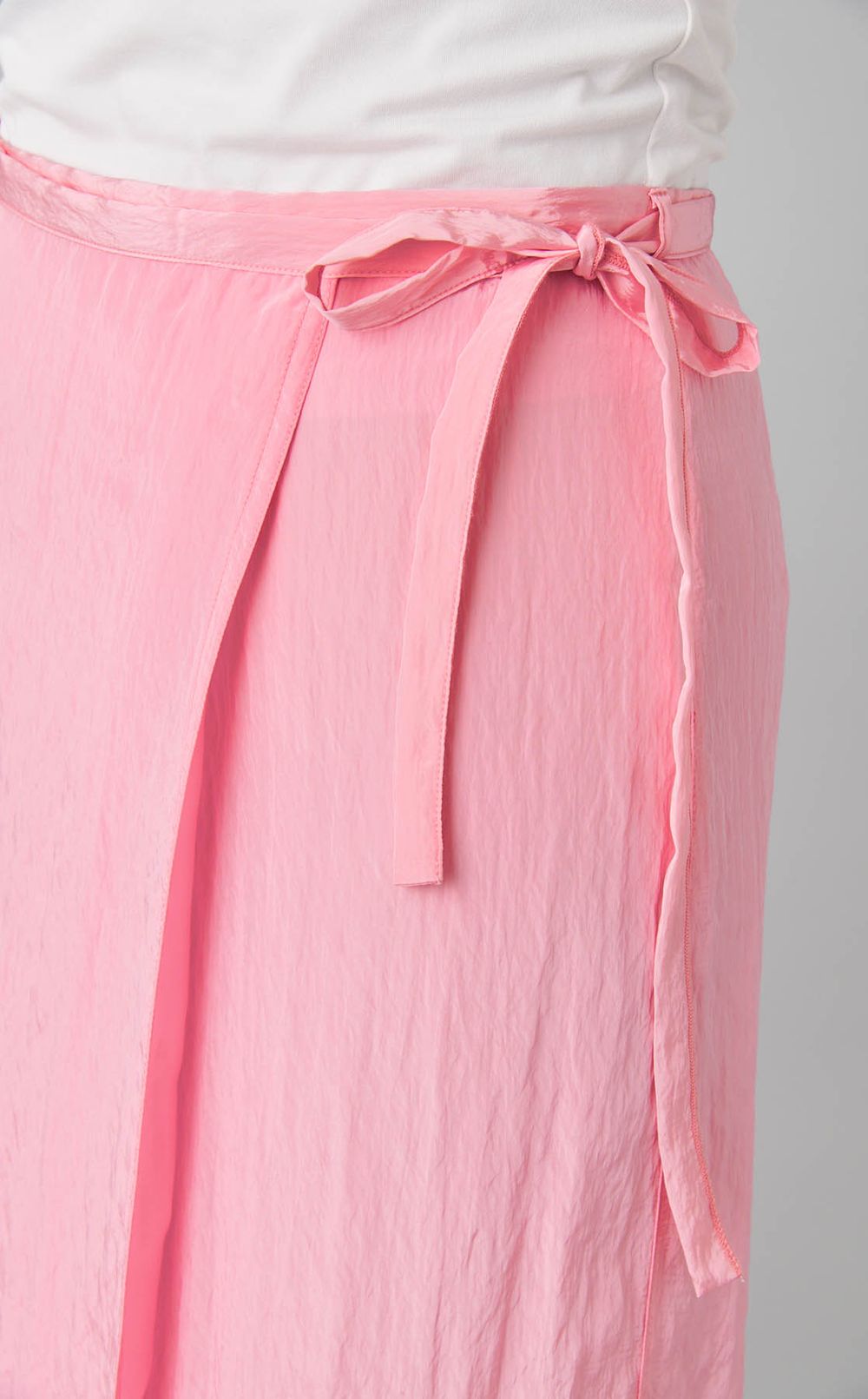 ナイロン混ラップミディスカート