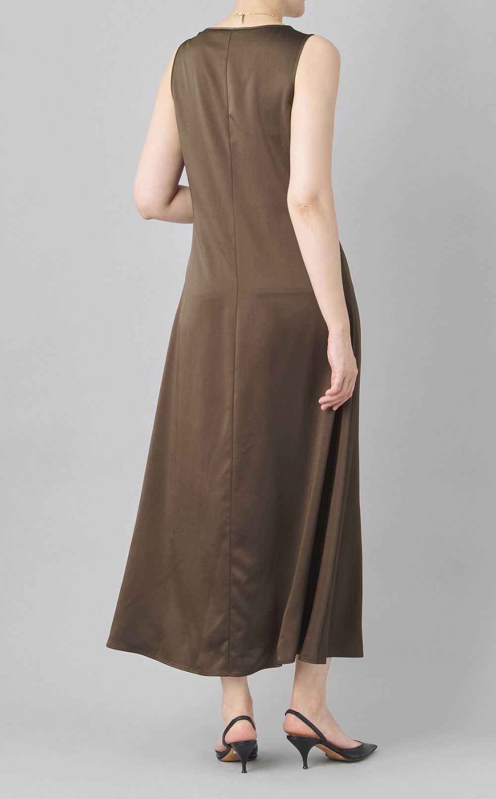 ネックレースロングワンピース