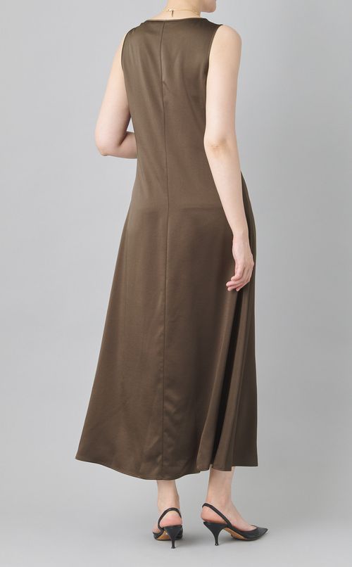 ネックレースロングワンピース