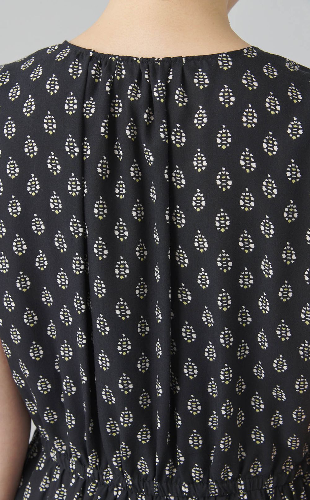 プリントアシメトリーフリルワンピース