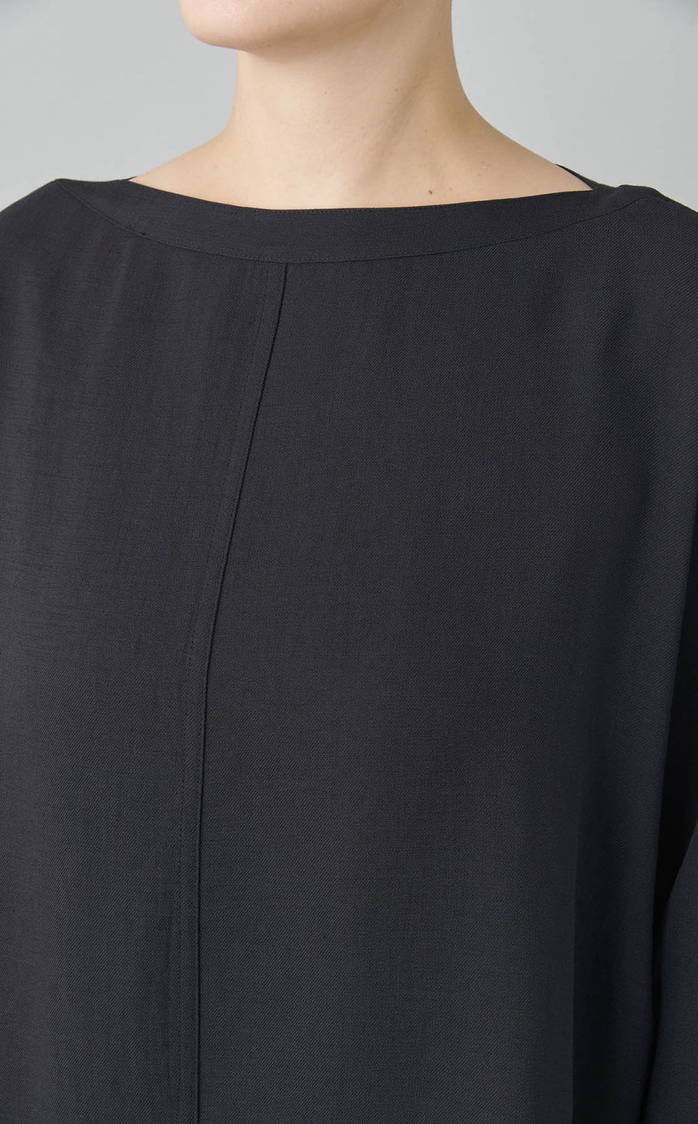 アシメトリーヘムトップス