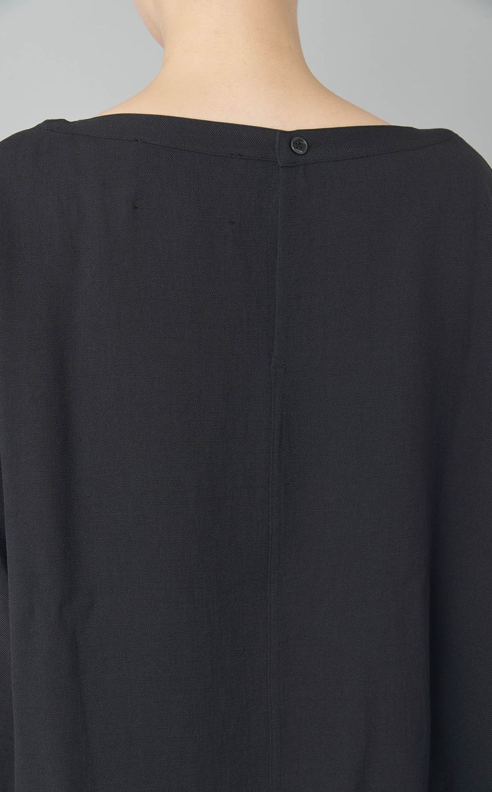 アシメトリーヘムトップス