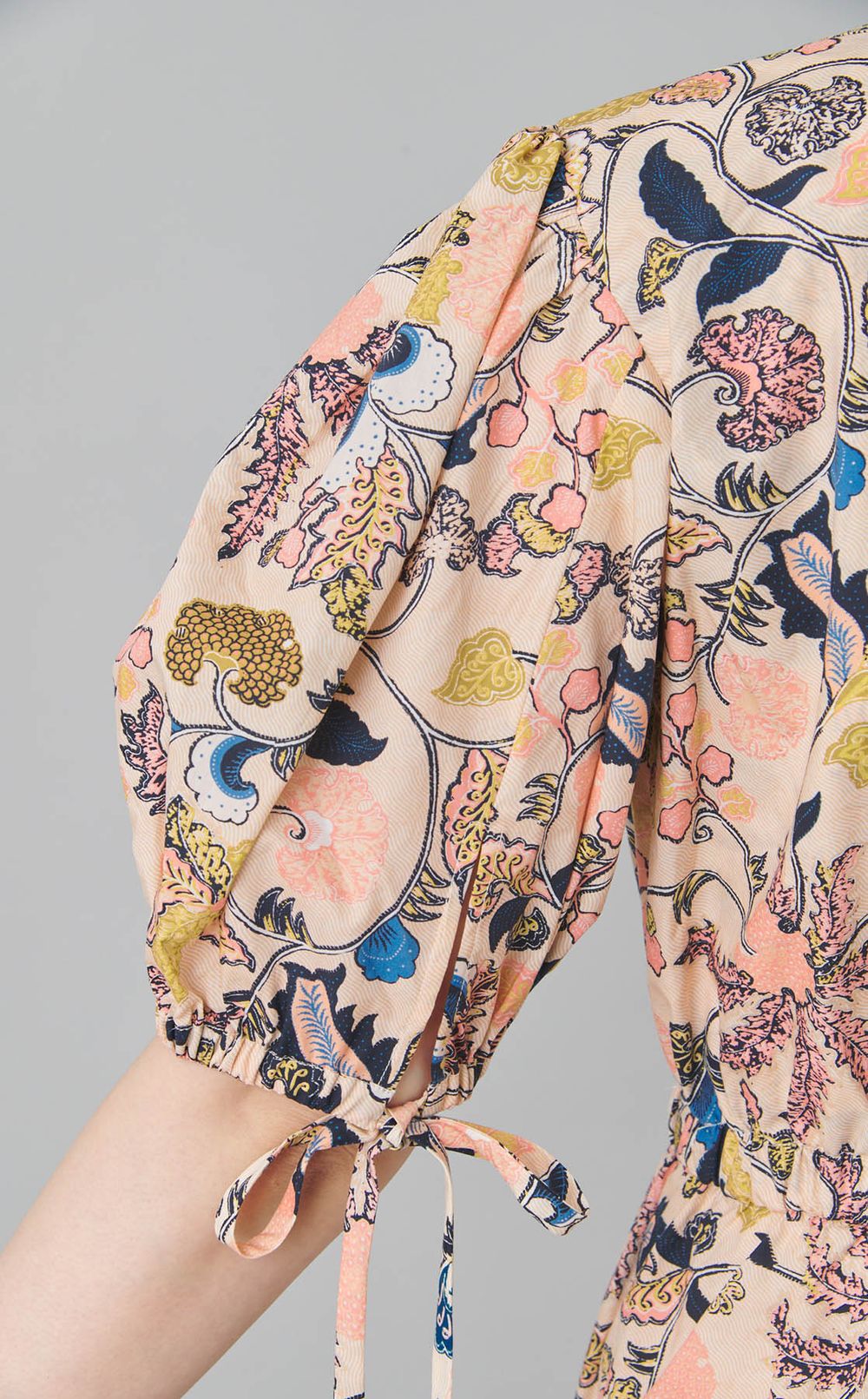 ボタニカルプリントパフスリーブワンピース