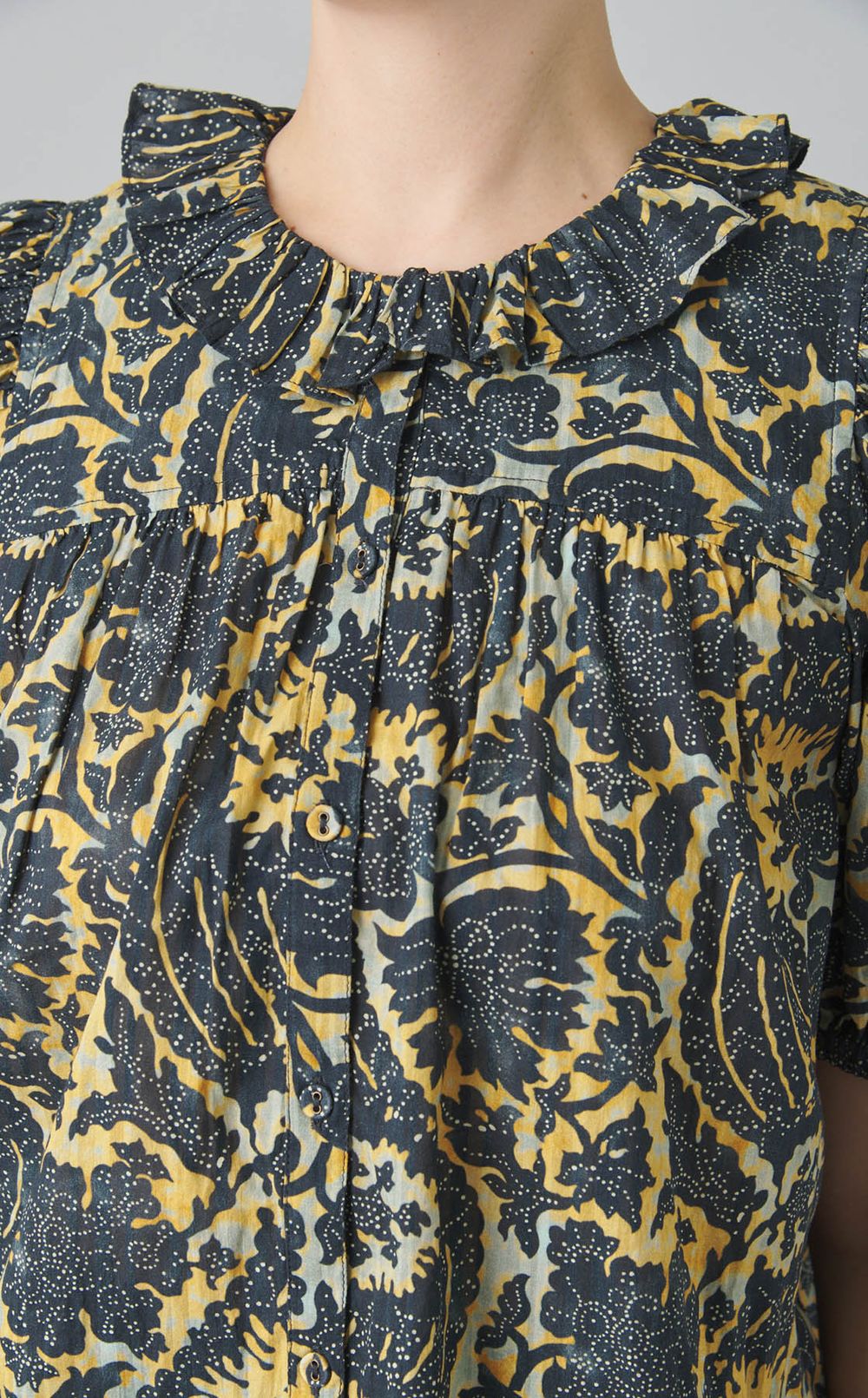 コットンプリントパフスリーブブラウス