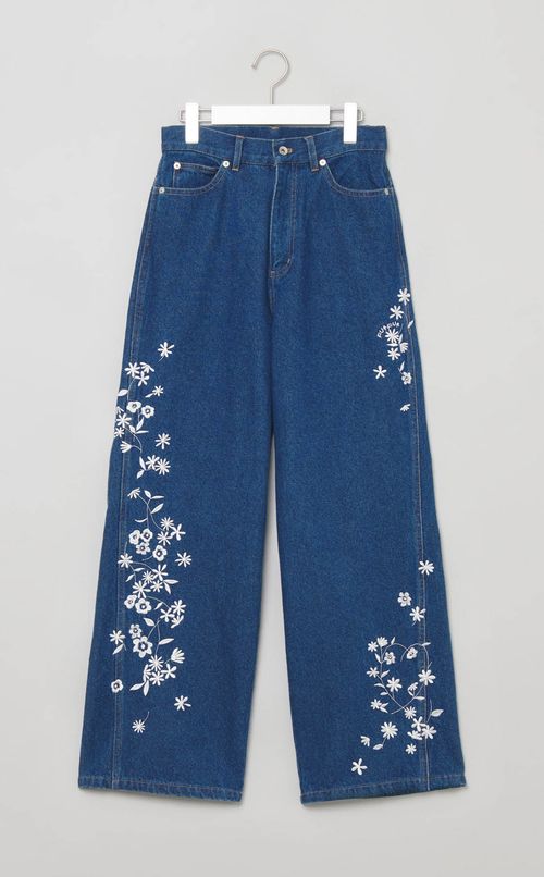 フラワー刺繍デニムパンツ