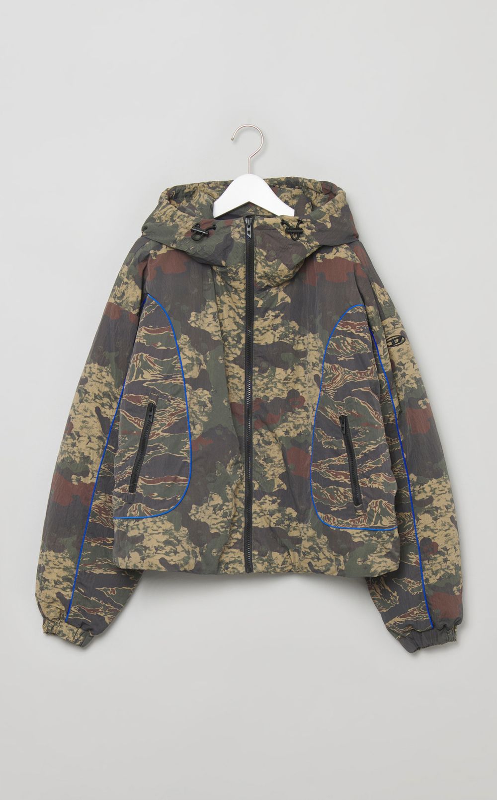 カモフラプリントブルゾン