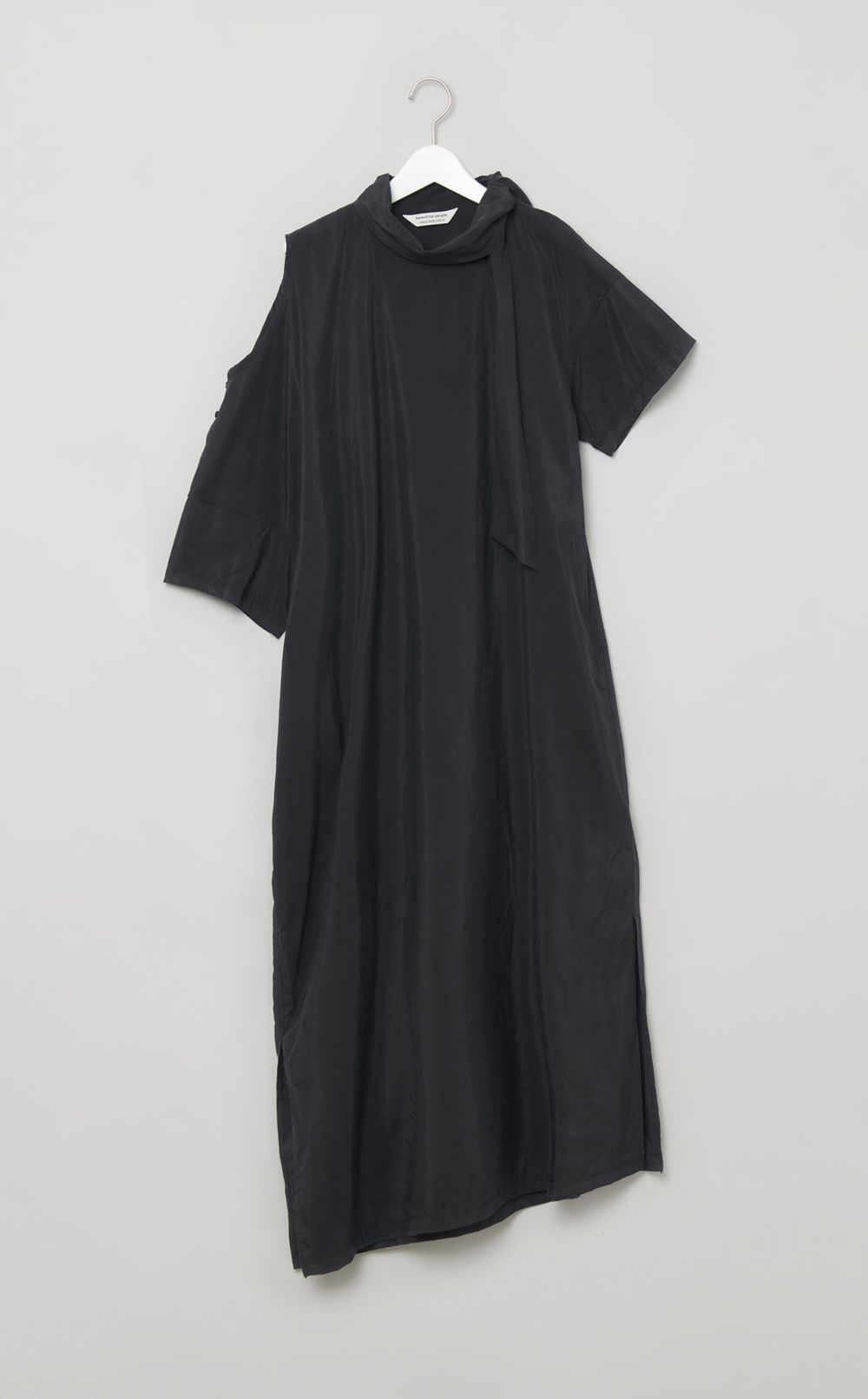 ダブルネックワンピース