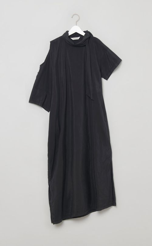 ダブルネックワンピース